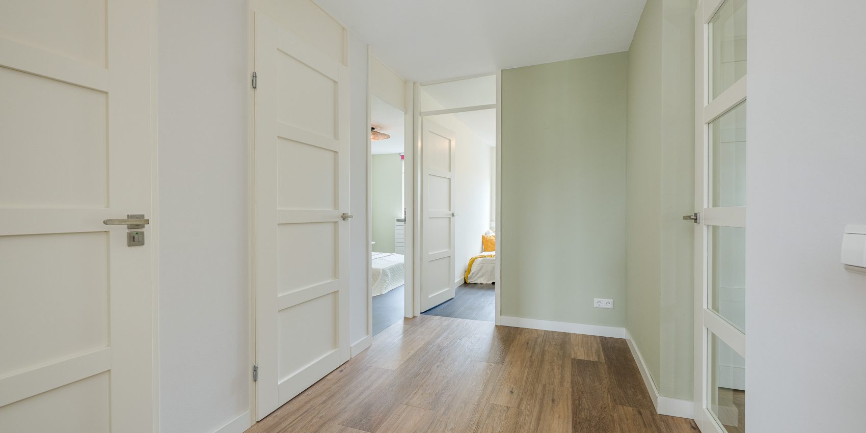 294780927.jpg